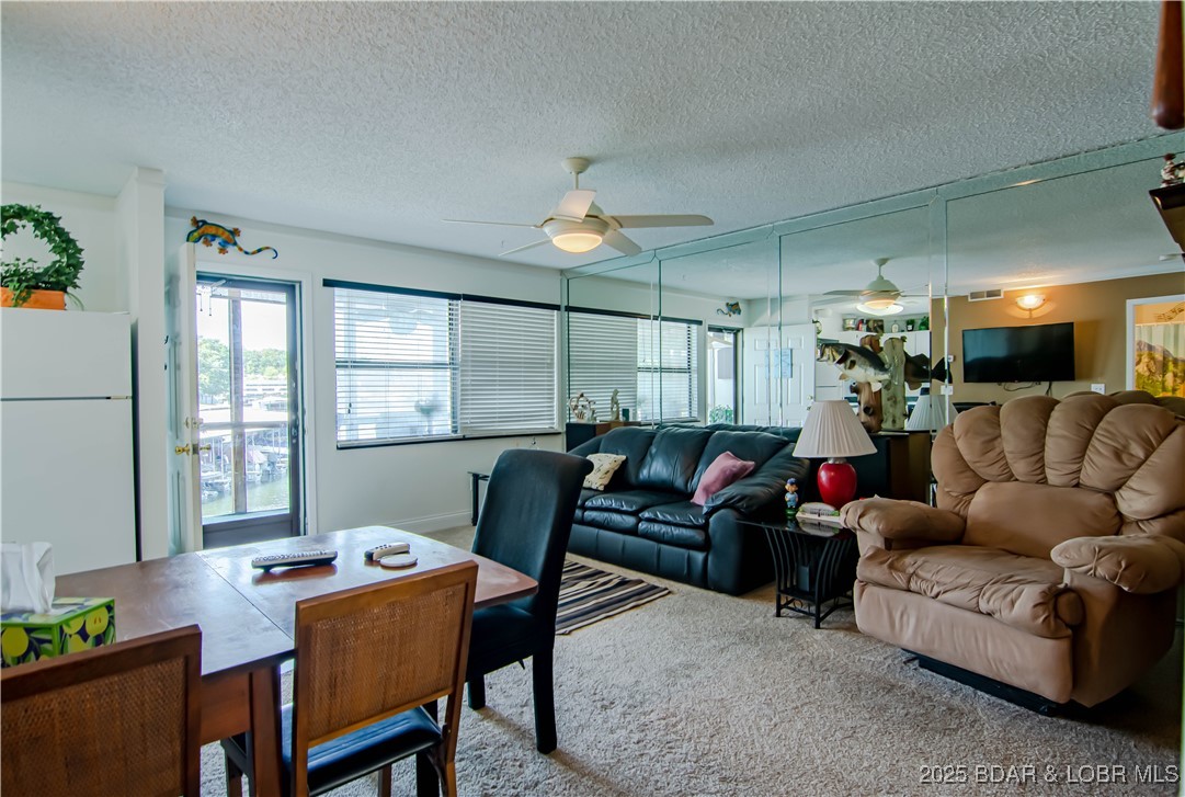 Lake Ozark, Missouri 65049, United States, 2 Bedrooms Bedrooms, ,1 BathroomBathrooms,Residential,Contingent,200972