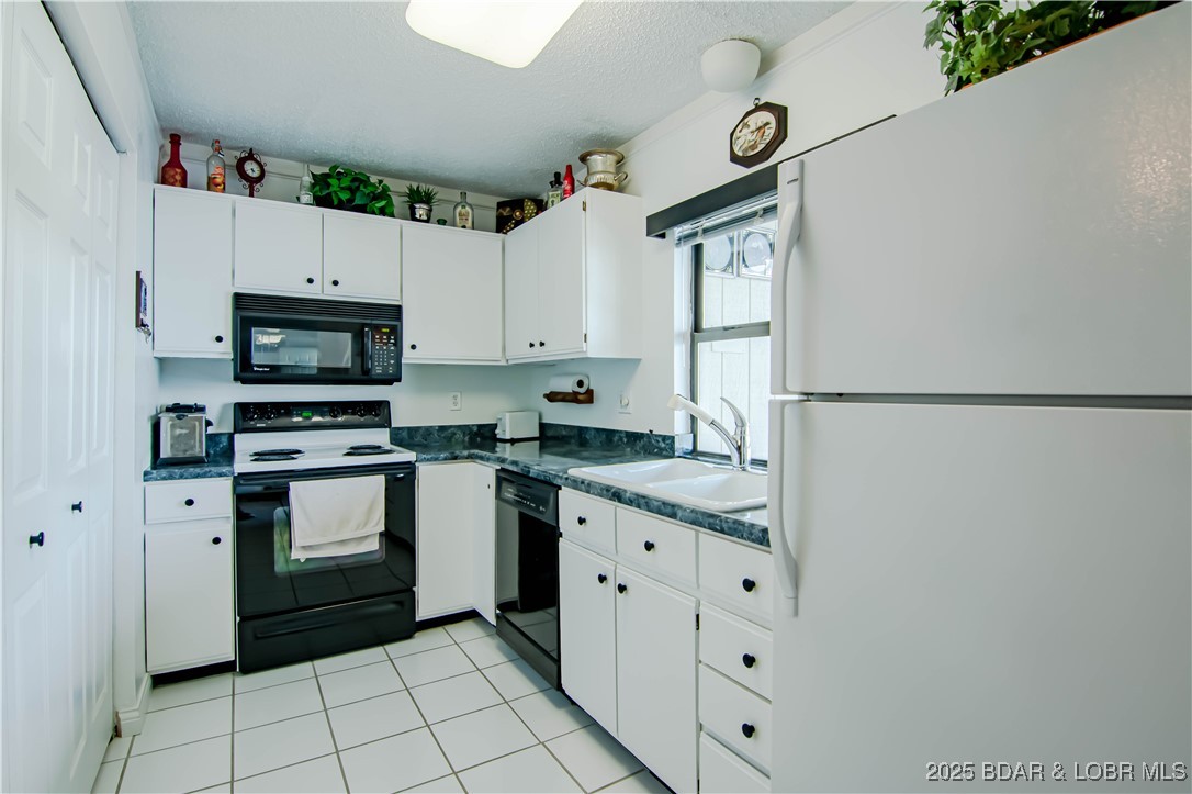 Lake Ozark, Missouri 65049, United States, 2 Bedrooms Bedrooms, ,1 BathroomBathrooms,Residential,Contingent,200972