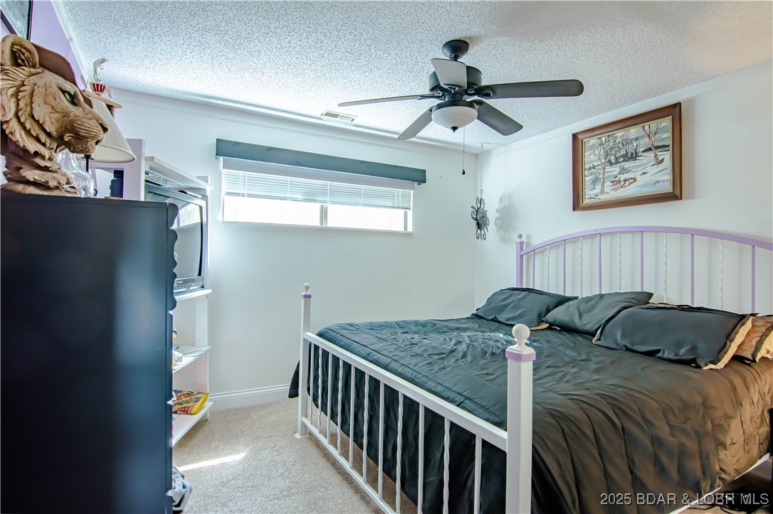 Lake Ozark, Missouri 65049, United States, 2 Bedrooms Bedrooms, ,1 BathroomBathrooms,Residential,Contingent,200972