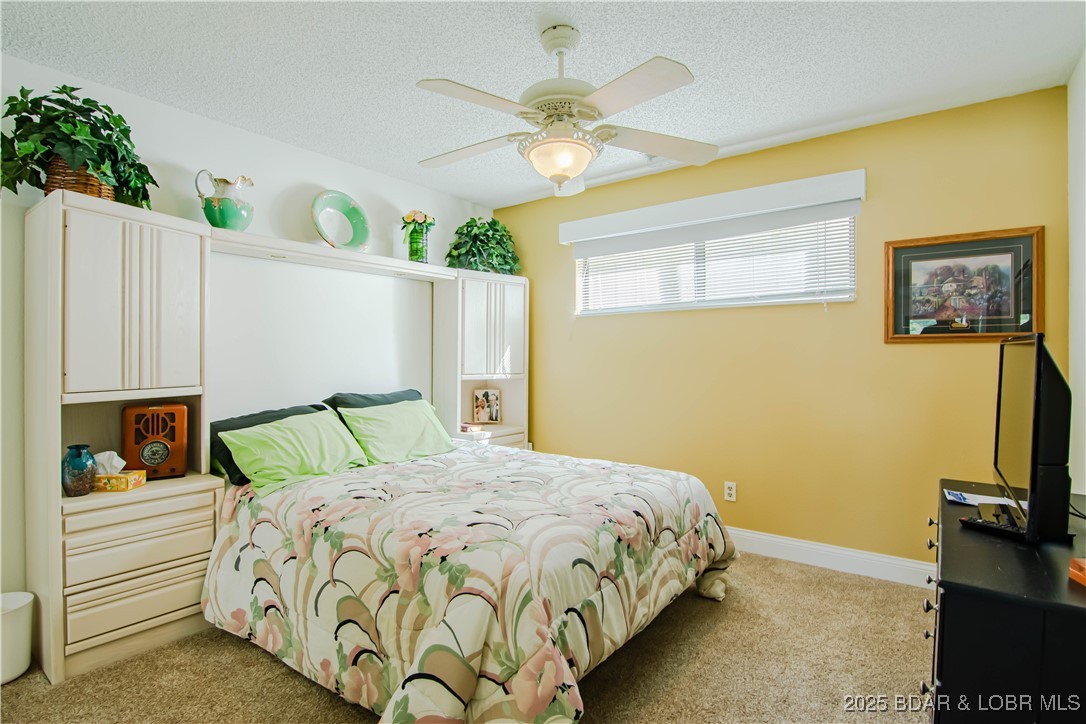 Lake Ozark, Missouri 65049, United States, 2 Bedrooms Bedrooms, ,1 BathroomBathrooms,Residential,Contingent,200972