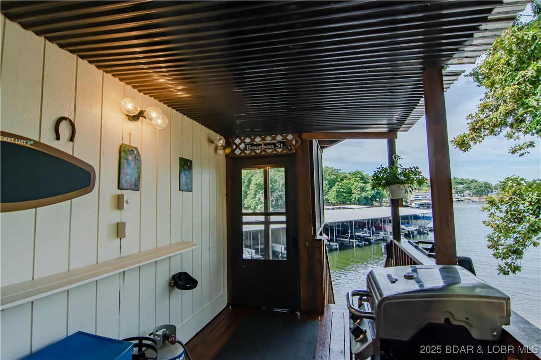 Lake Ozark, Missouri 65049, United States, 2 Bedrooms Bedrooms, ,1 BathroomBathrooms,Residential,Contingent,200972