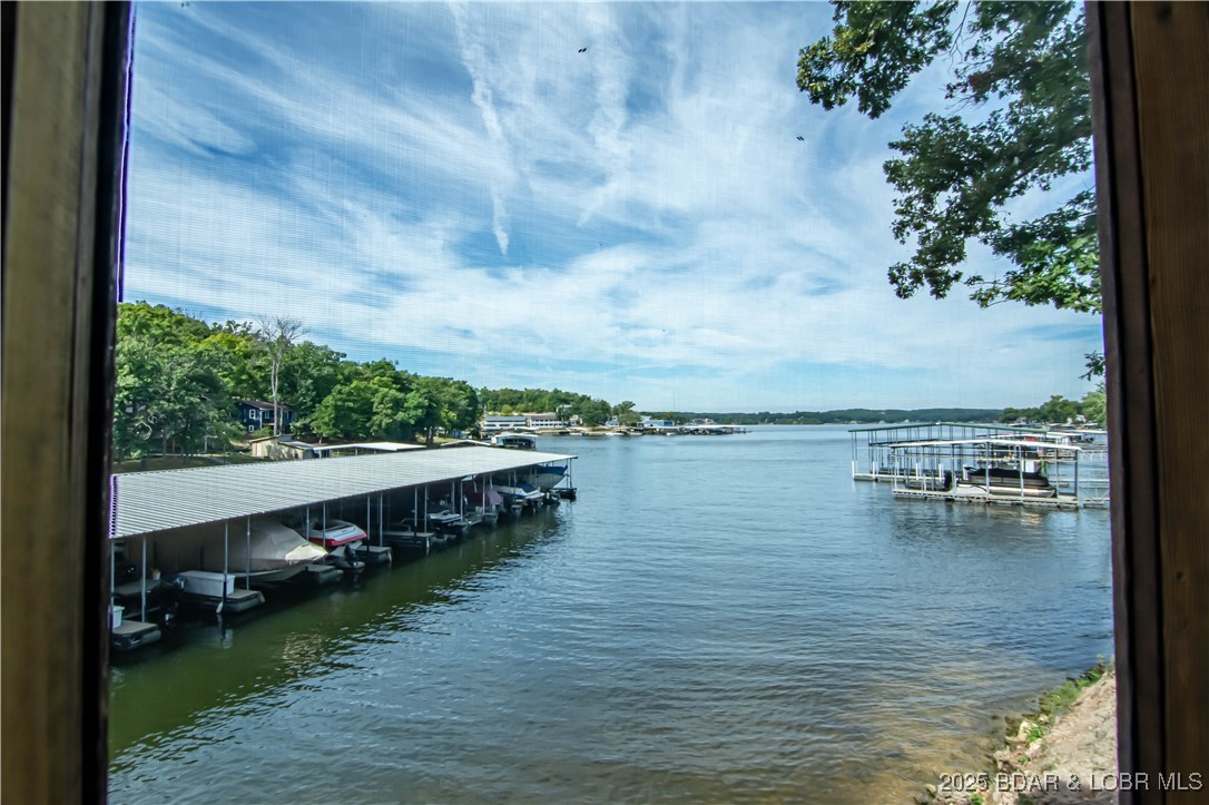 Lake Ozark, Missouri 65049, United States, 2 Bedrooms Bedrooms, ,1 BathroomBathrooms,Residential,Contingent,200972