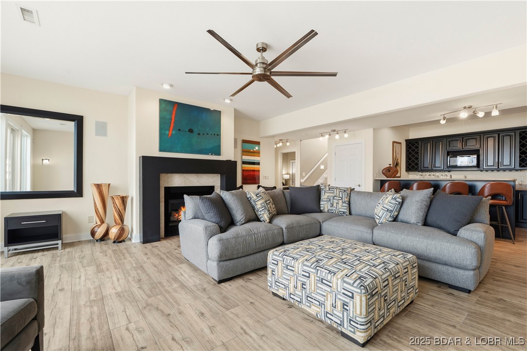 La Riva Est - Residential