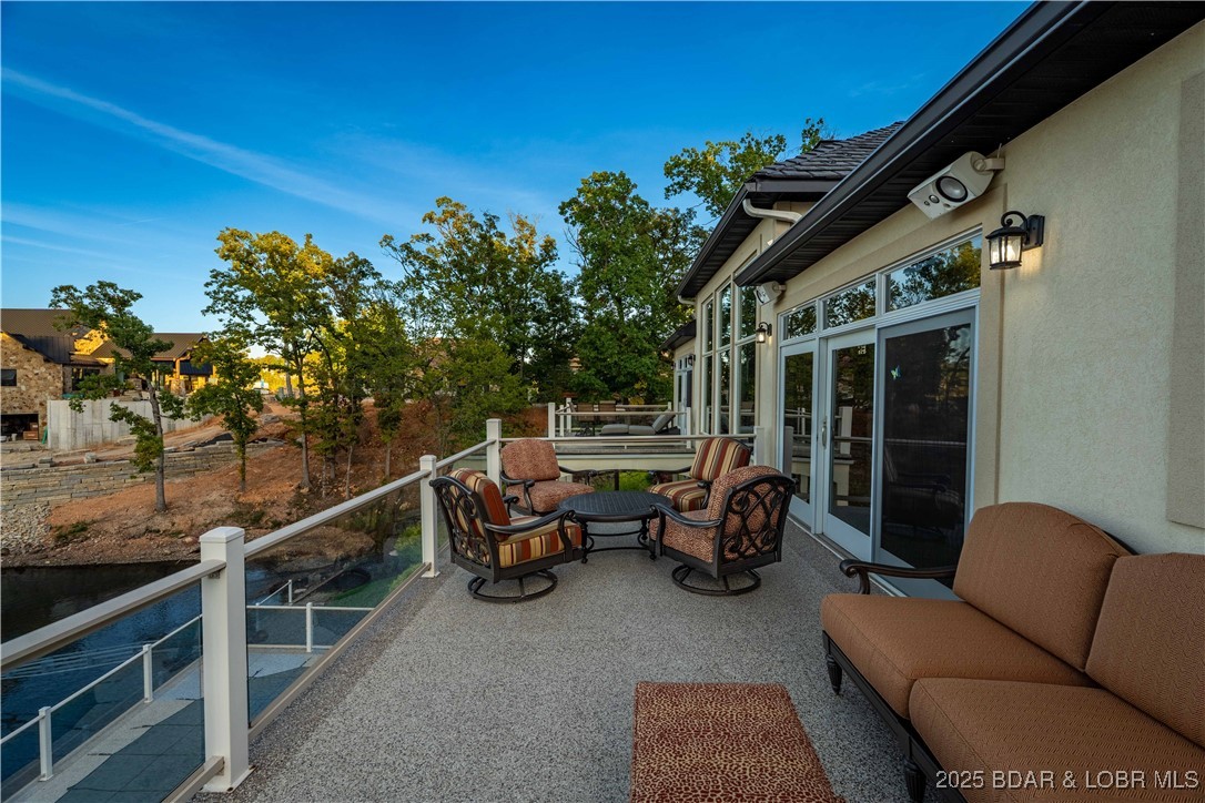 La Riva Est - Residential