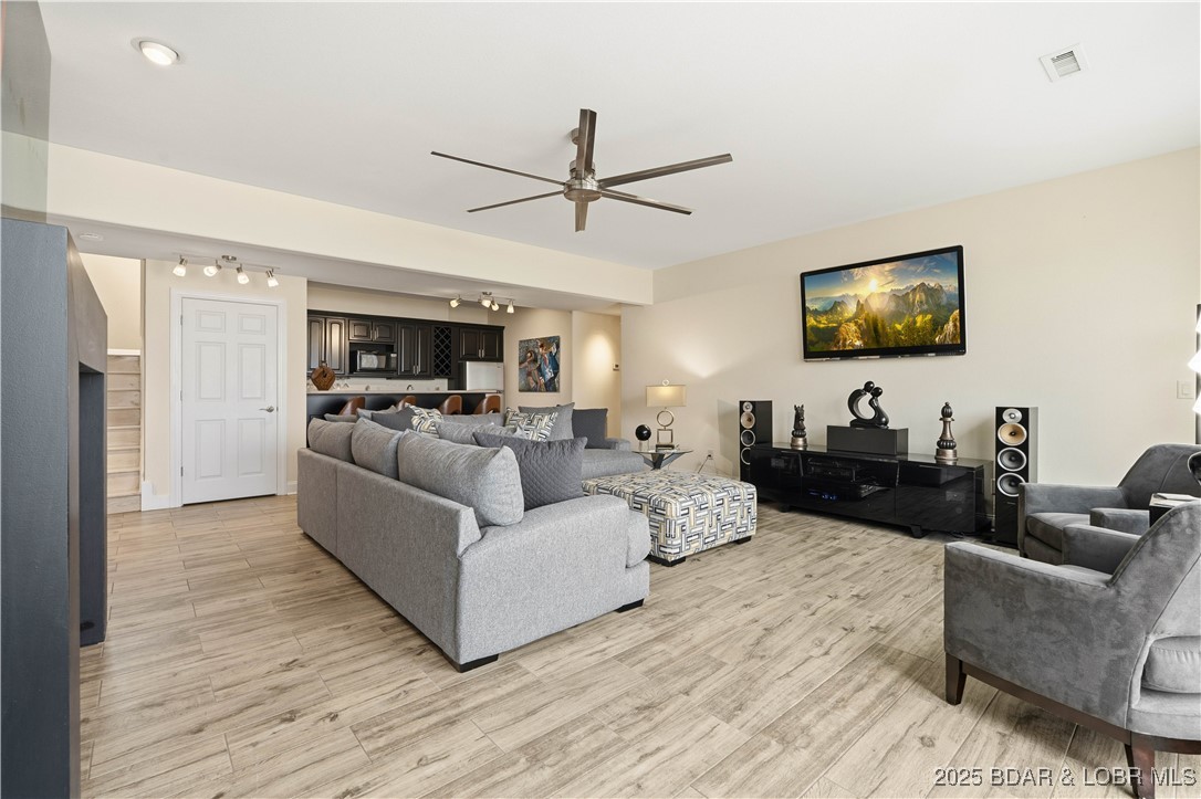 La Riva Est - Residential