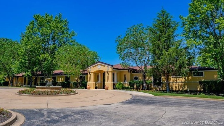 Champions Run - Land