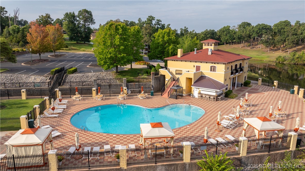 Champions Run - Land