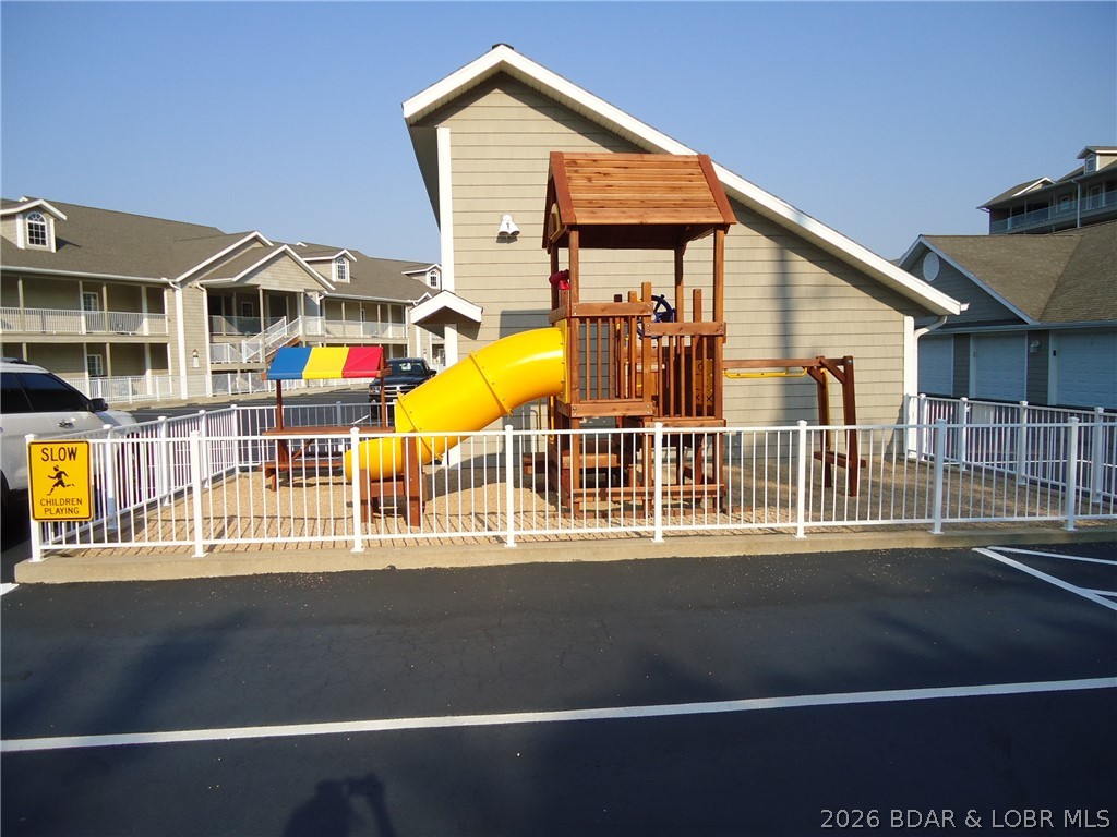 Lighthouse Pointe Condominium - Residential