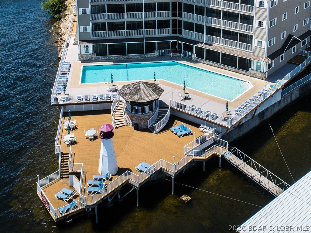 Lighthouse Pointe Condominium - Residential