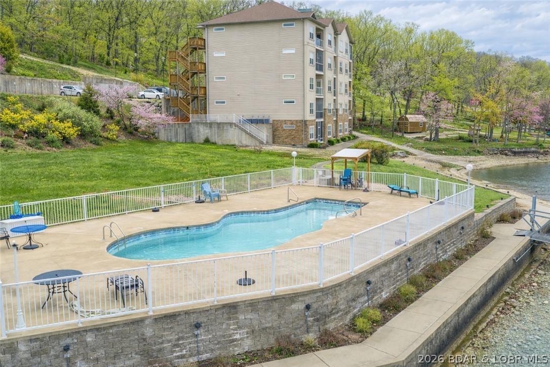 Pointe Royale Condominiums - Residential