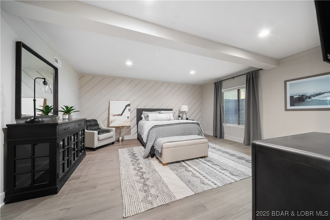 Porto Cima, Missouri 65079, United States, 4 Bedrooms Bedrooms, ,3 BathroomsBathrooms,Residential,Pending,130940