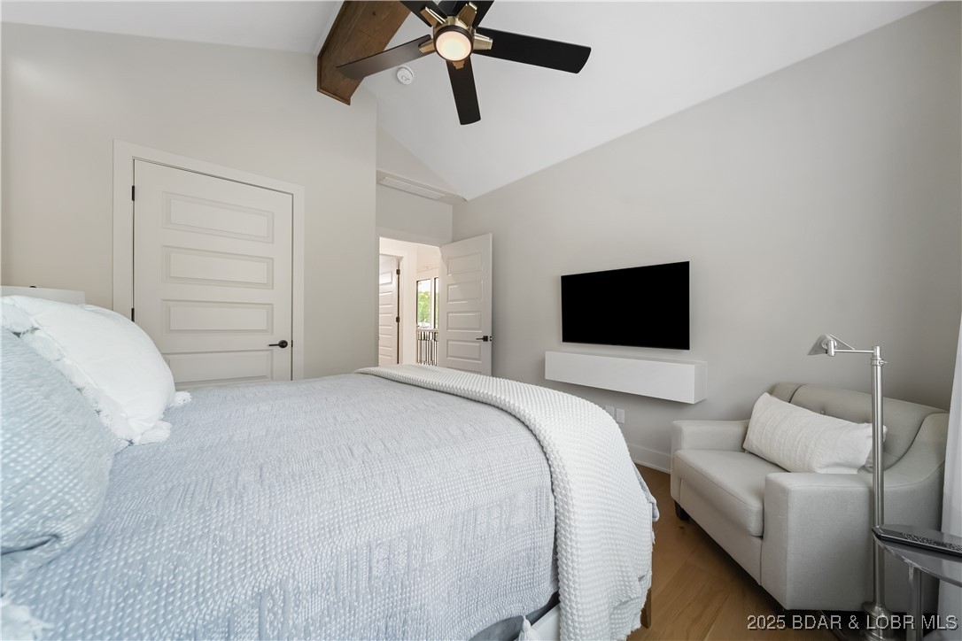 Porto Cima, Missouri 65079, United States, 4 Bedrooms Bedrooms, ,3 BathroomsBathrooms,Residential,Pending,130940