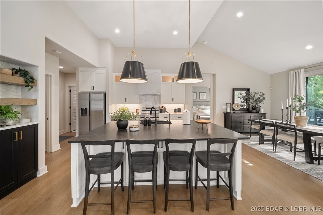 Porto Cima, Missouri 65079, United States, 4 Bedrooms Bedrooms, ,3 BathroomsBathrooms,Residential,Pending,130940