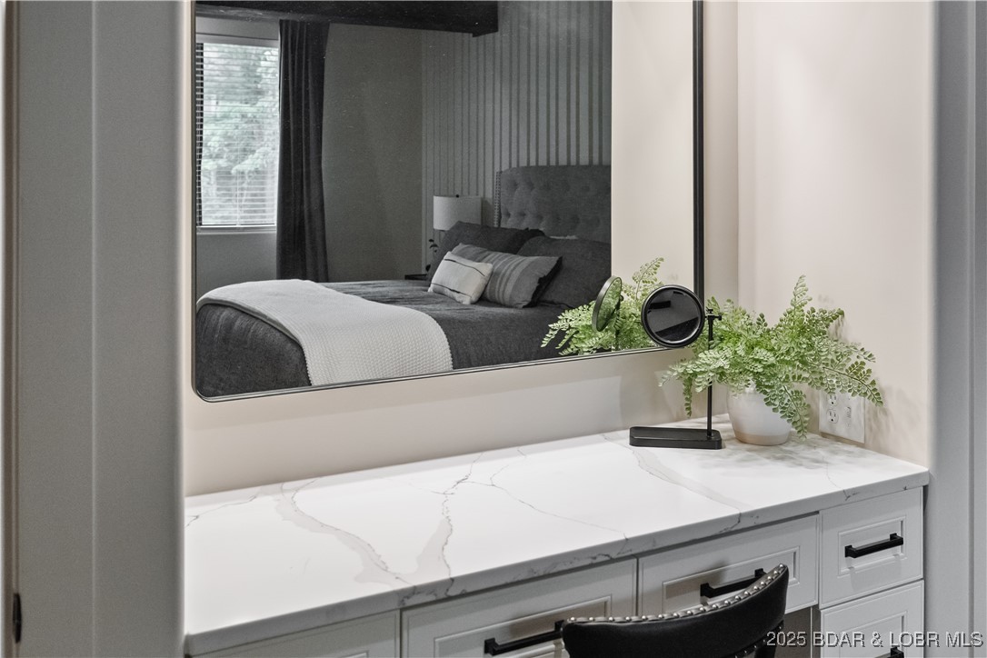 Porto Cima, Missouri 65079, United States, 4 Bedrooms Bedrooms, ,3 BathroomsBathrooms,Residential,Pending,130940