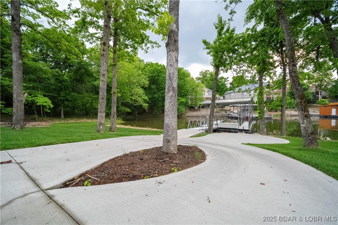 Porto Cima, Missouri 65079, United States, 4 Bedrooms Bedrooms, ,3 BathroomsBathrooms,Residential,Pending,130940