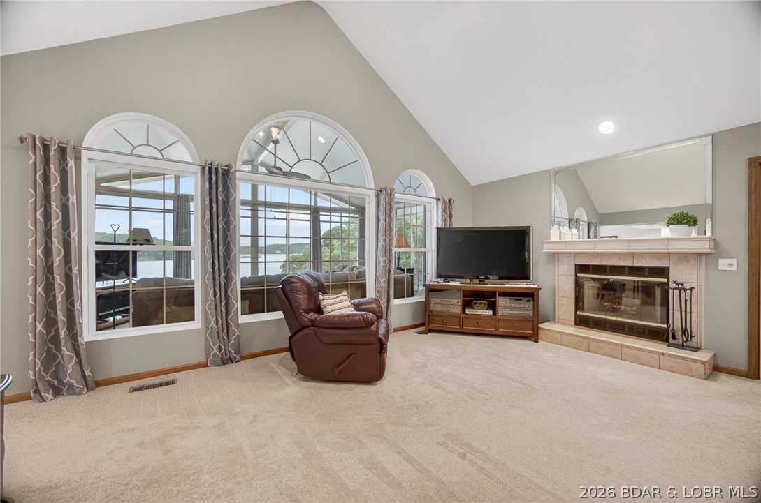 Diamond Head - Residential