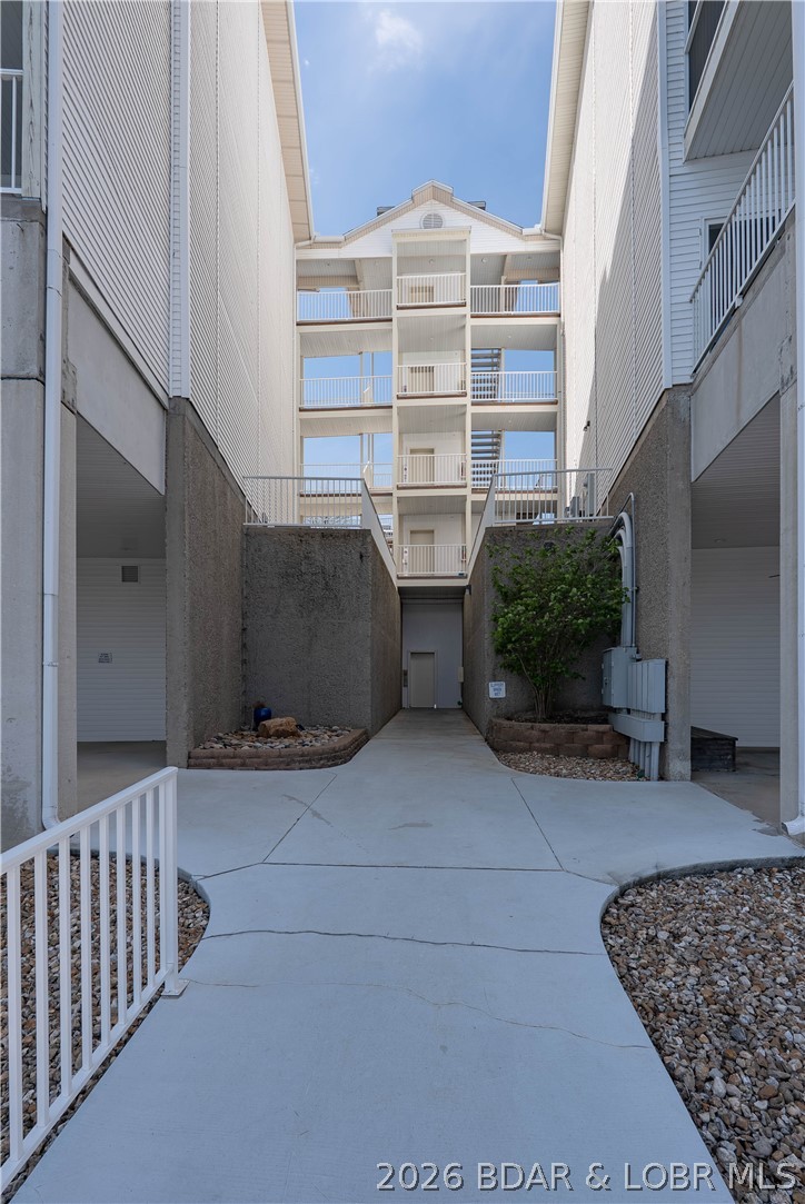 Stoneledge Condominium - Residential