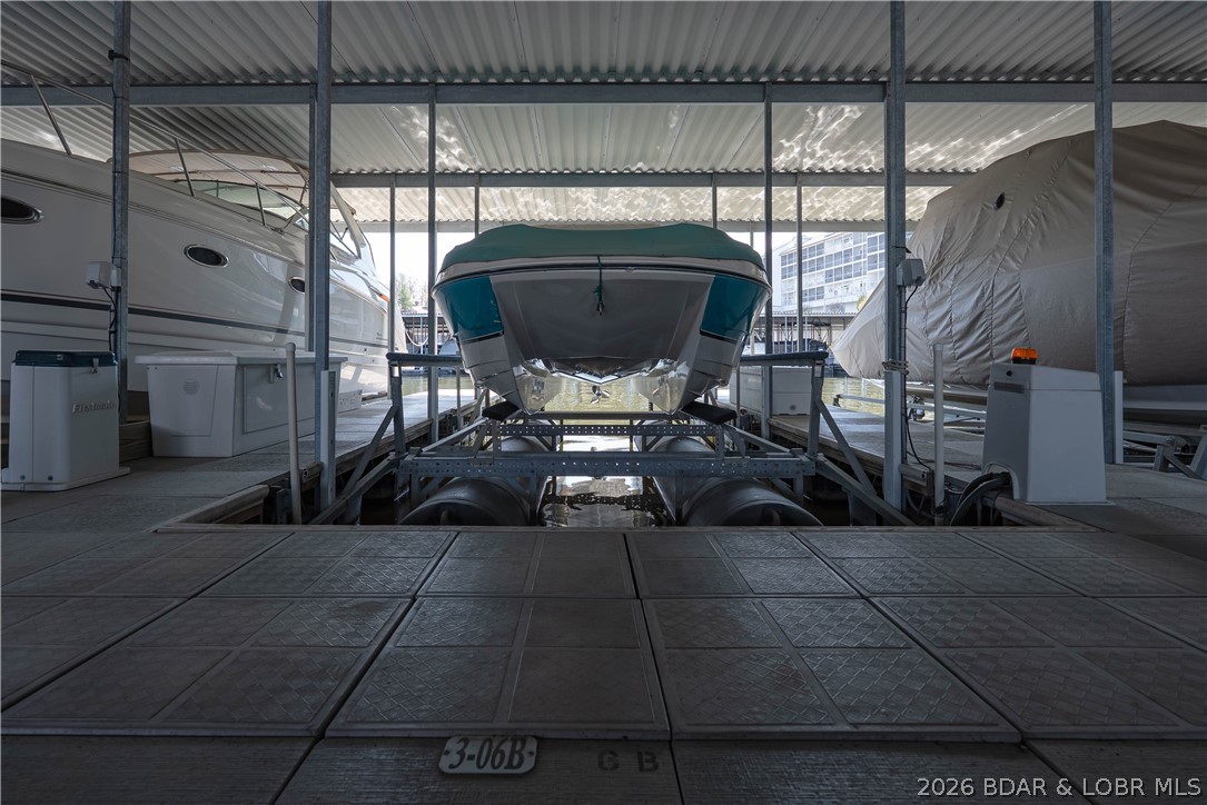 Stoneledge Condominium - Residential