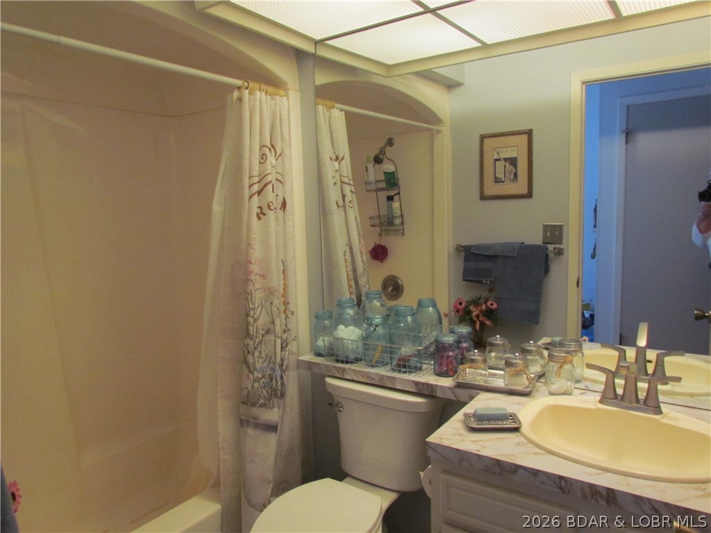 Waters Edge Condominium - Residential