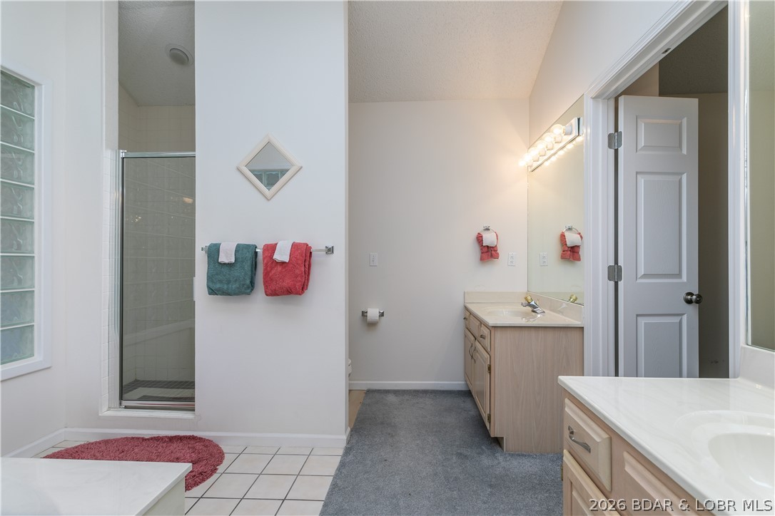 The Falls Condo - Residential