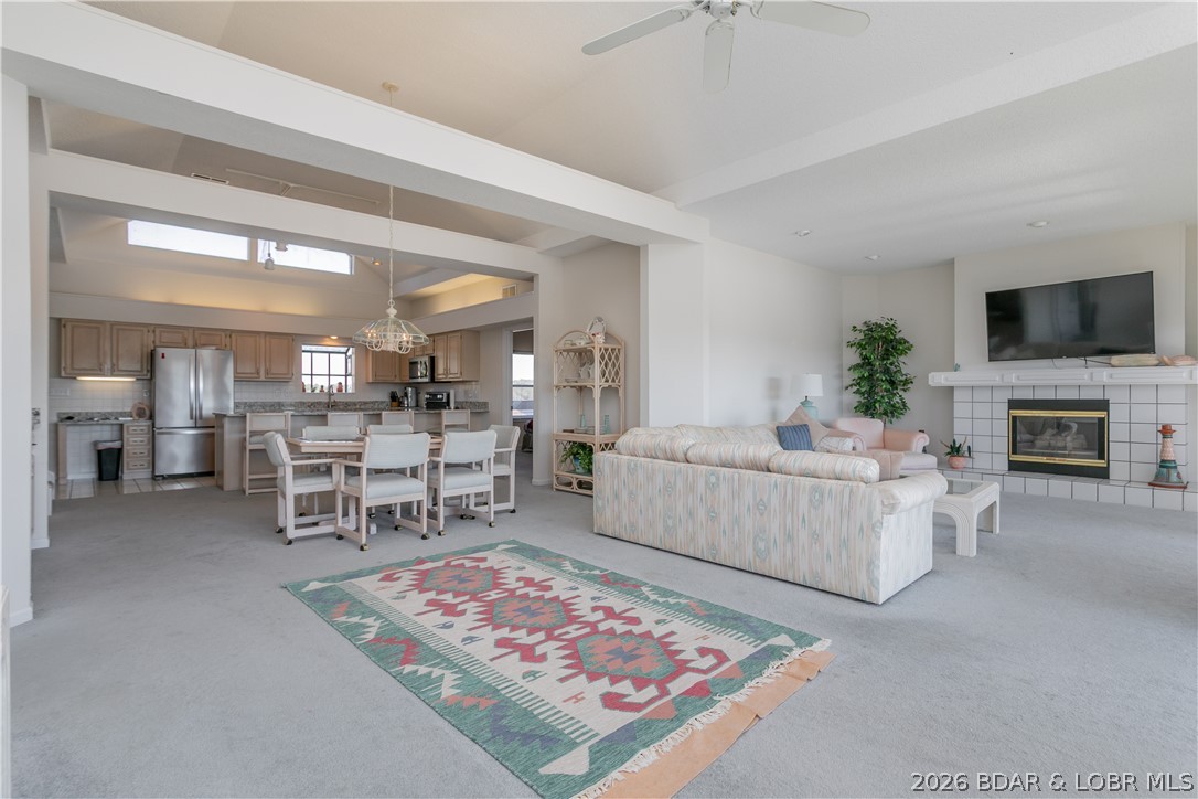 The Falls Condo - Residential