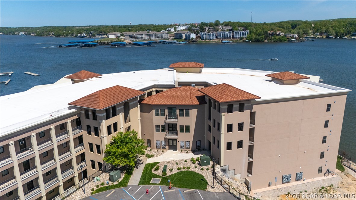 The Hamptons Condominium - Residential