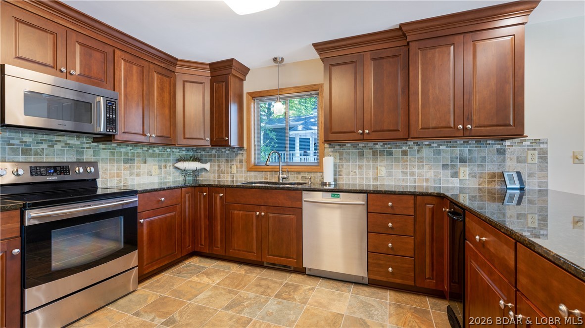 Bluff View Point - Residential