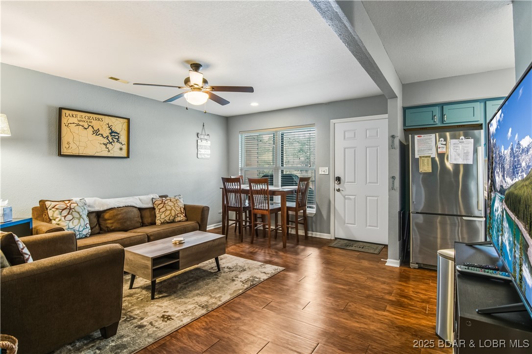 Lake Ozark, Missouri 65049, United States, 2 Bedrooms Bedrooms, ,2 BathroomsBathrooms,Residential,Active,226911