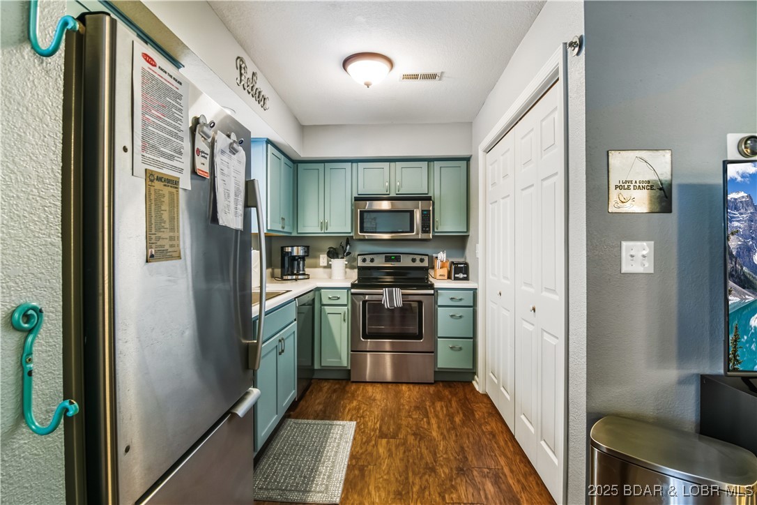 Lake Ozark, Missouri 65049, United States, 2 Bedrooms Bedrooms, ,2 BathroomsBathrooms,Residential,Active,226911