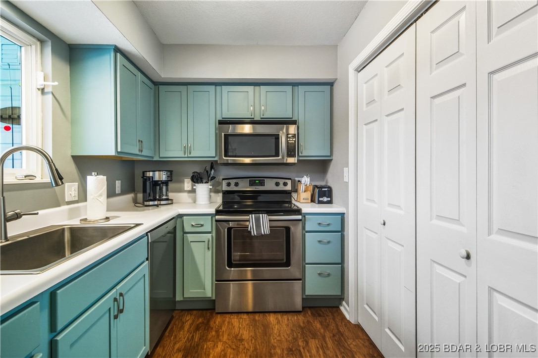 Lake Ozark, Missouri 65049, United States, 2 Bedrooms Bedrooms, ,2 BathroomsBathrooms,Residential,Active,226911