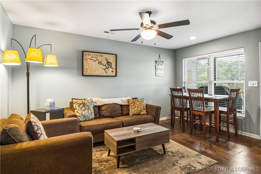 Lake Ozark, Missouri 65049, United States, 2 Bedrooms Bedrooms, ,2 BathroomsBathrooms,Residential,Active,226911