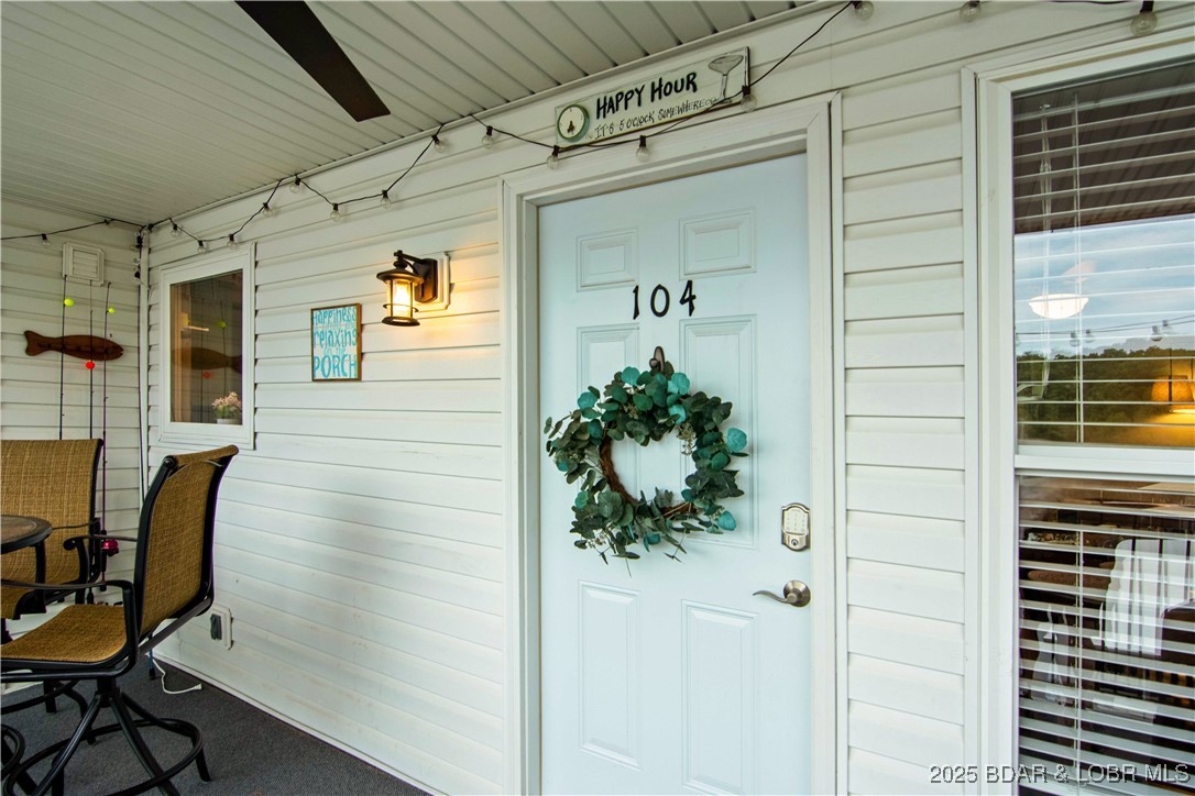 Lake Ozark, Missouri 65049, United States, 2 Bedrooms Bedrooms, ,2 BathroomsBathrooms,Residential,Active,226911