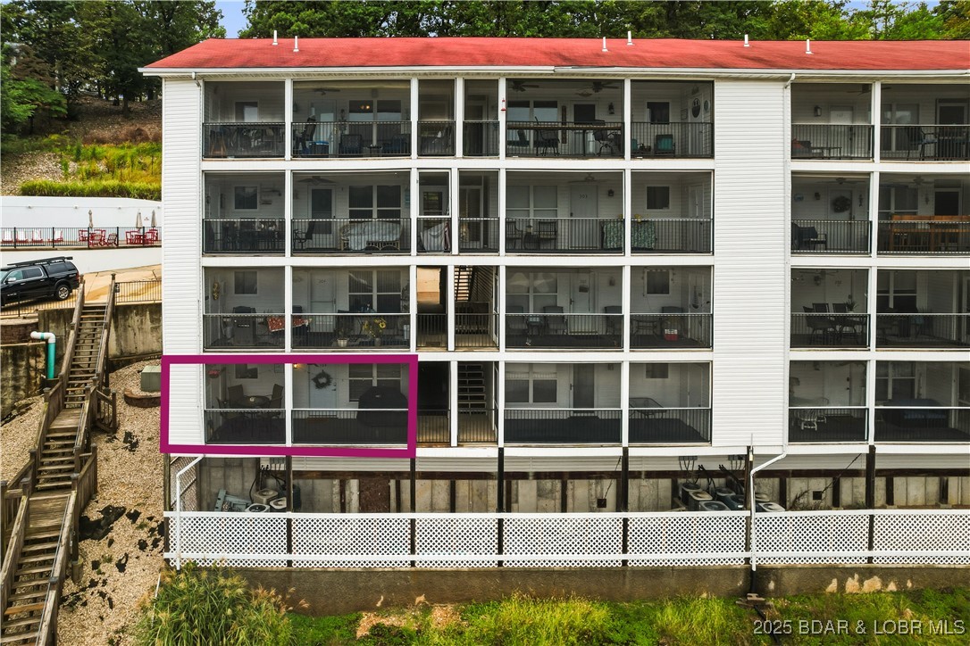 Lake Ozark, Missouri 65049, United States, 2 Bedrooms Bedrooms, ,2 BathroomsBathrooms,Residential,Active,226911