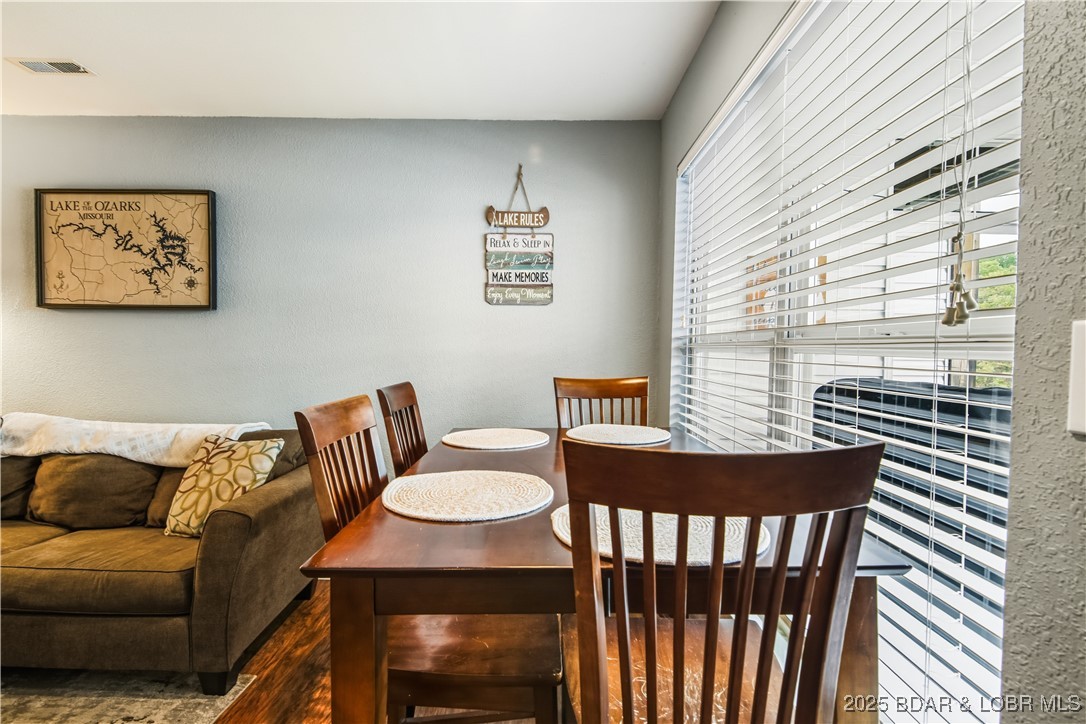 Lake Ozark, Missouri 65049, United States, 2 Bedrooms Bedrooms, ,2 BathroomsBathrooms,Residential,Active,226911