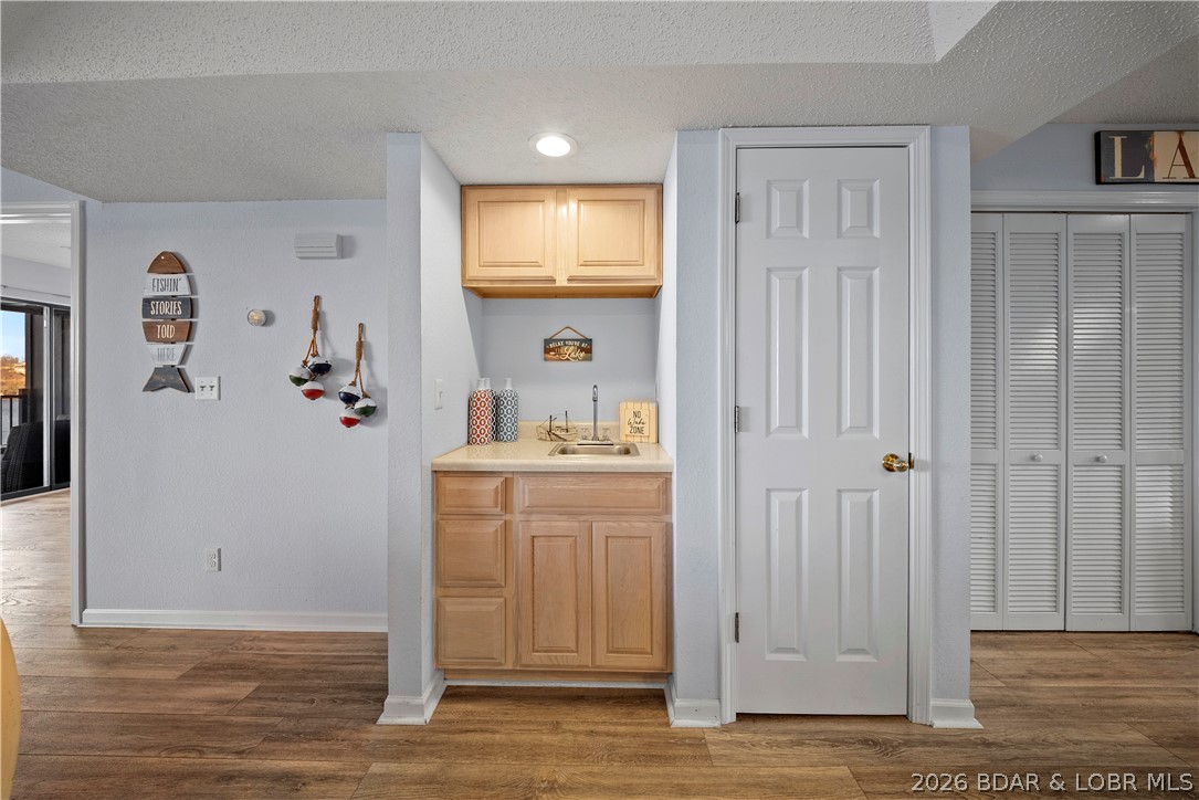 The Falls Condo - Residential