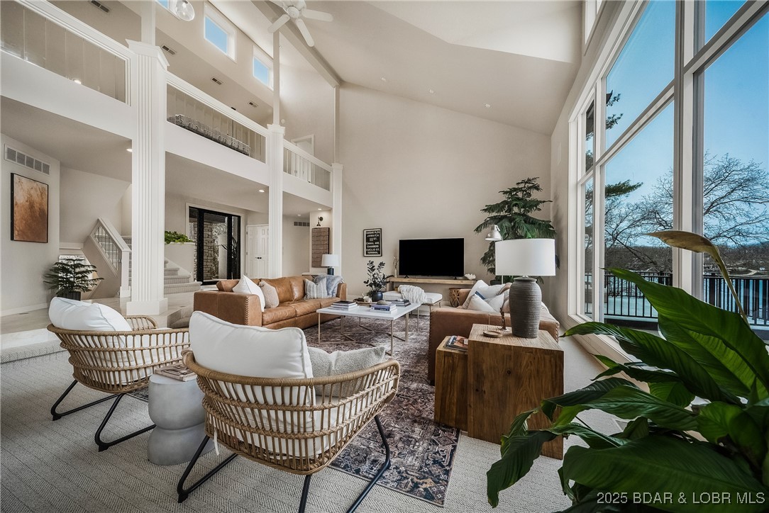 Four Seasons, Missouri 65049, United States, 4 Bedrooms Bedrooms, ,6 BathroomsBathrooms,Residential,Active,102358