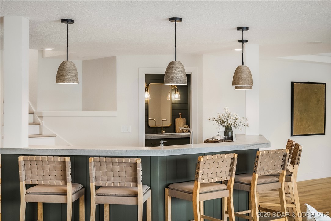 Four Seasons, Missouri 65049, United States, 4 Bedrooms Bedrooms, ,6 BathroomsBathrooms,Residential,Active,102358