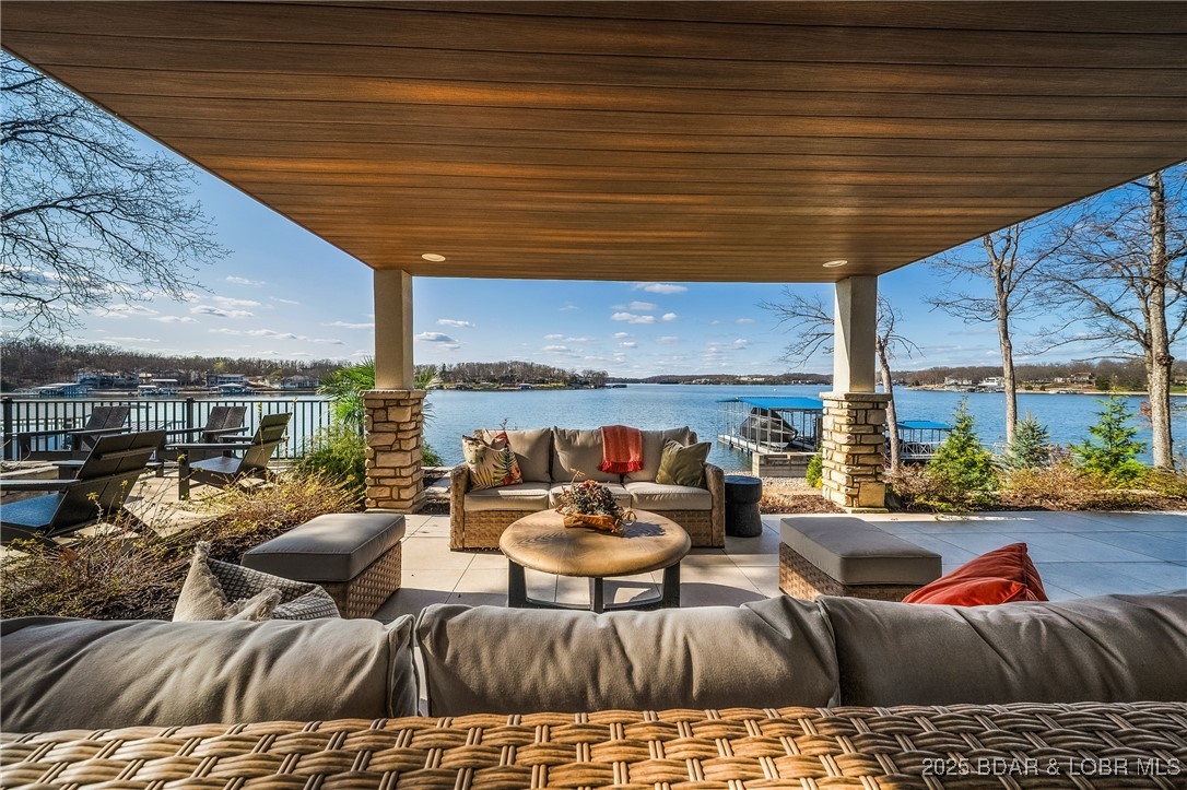 Four Seasons, Missouri 65049, United States, 4 Bedrooms Bedrooms, ,6 BathroomsBathrooms,Residential,Active,102358