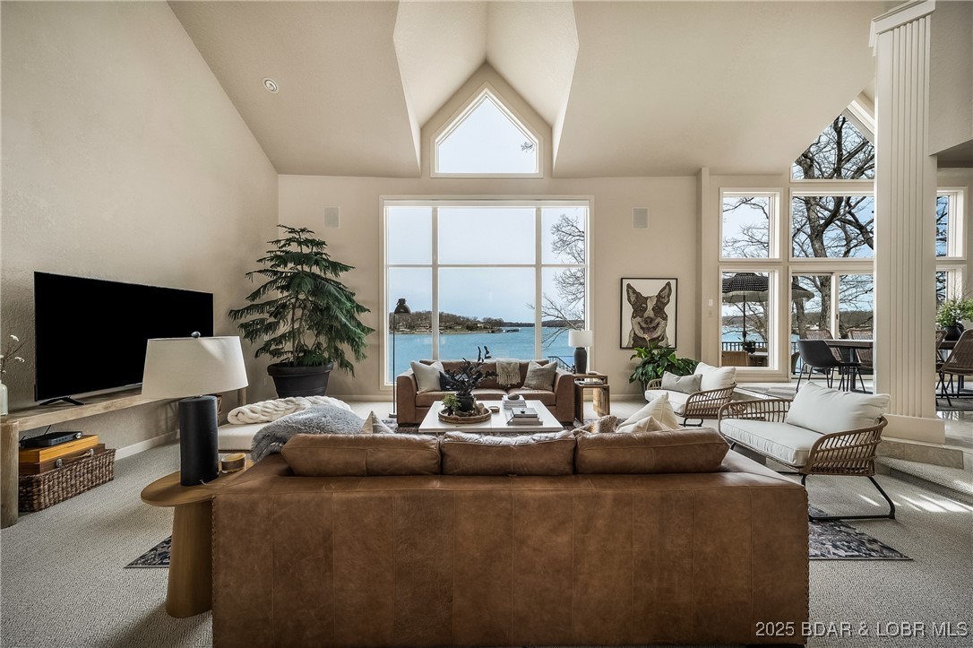 Four Seasons, Missouri 65049, United States, 4 Bedrooms Bedrooms, ,6 BathroomsBathrooms,Residential,Active,102358