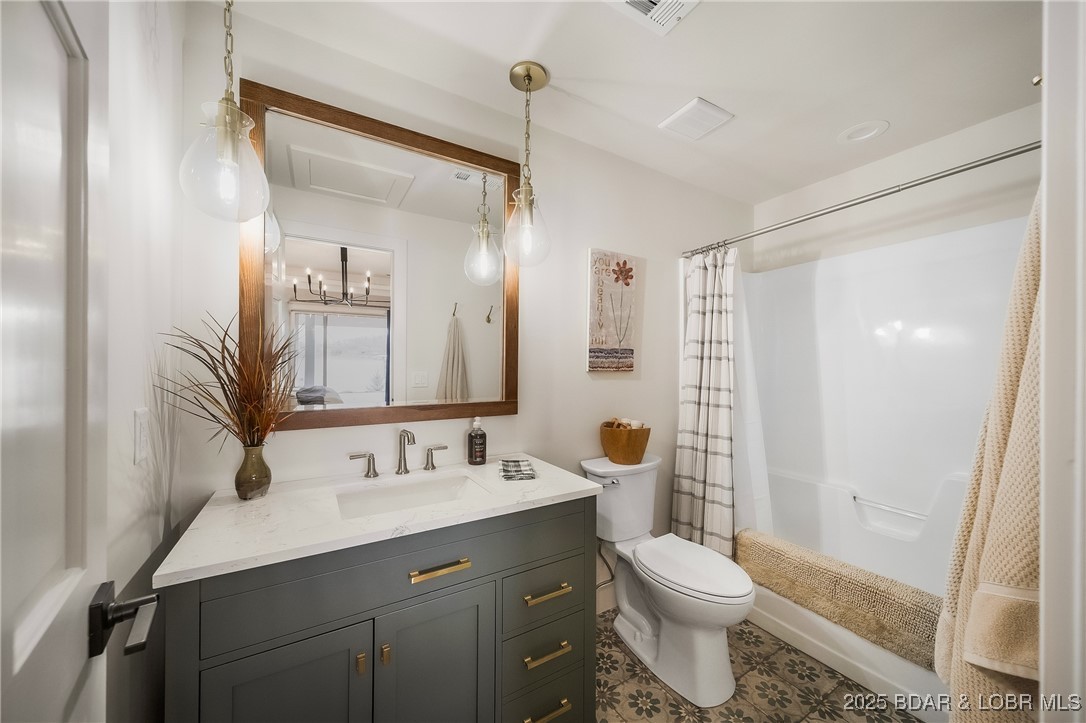 Four Seasons, Missouri 65049, United States, 4 Bedrooms Bedrooms, ,6 BathroomsBathrooms,Residential,Active,102358