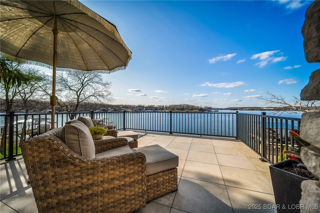 Four Seasons, Missouri 65049, United States, 4 Bedrooms Bedrooms, ,6 BathroomsBathrooms,Residential,Active,102358