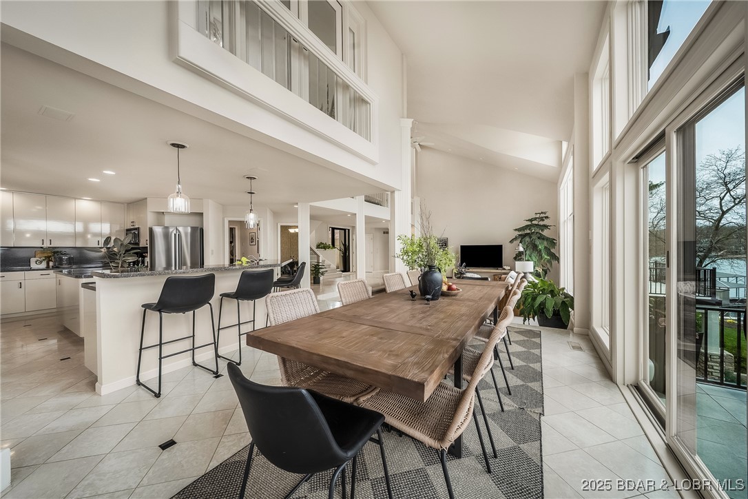 Four Seasons, Missouri 65049, United States, 4 Bedrooms Bedrooms, ,6 BathroomsBathrooms,Residential,Active,102358