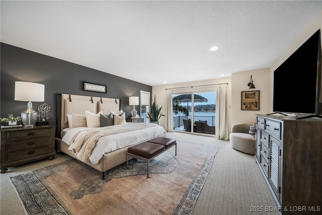 Four Seasons, Missouri 65049, United States, 4 Bedrooms Bedrooms, ,6 BathroomsBathrooms,Residential,Active,102358