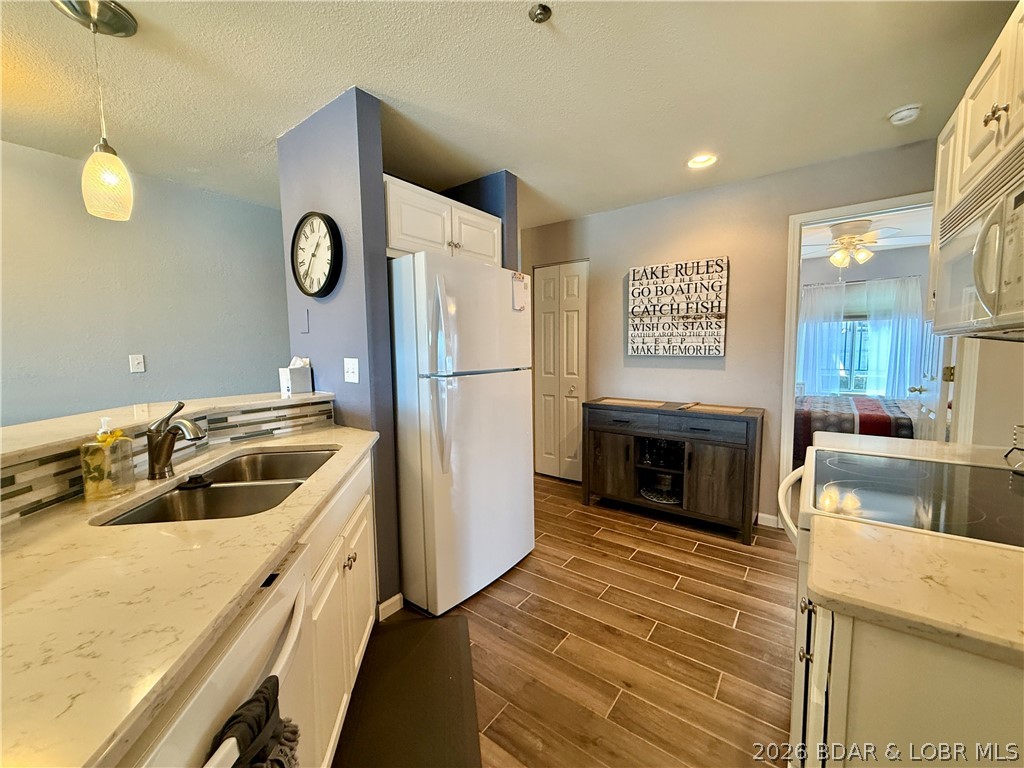 Park Place On The Lake - Residential