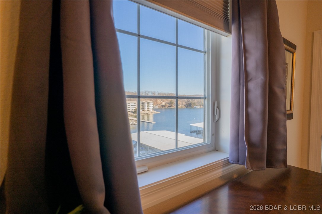 Lighthouse Pointe Condominium - Residential