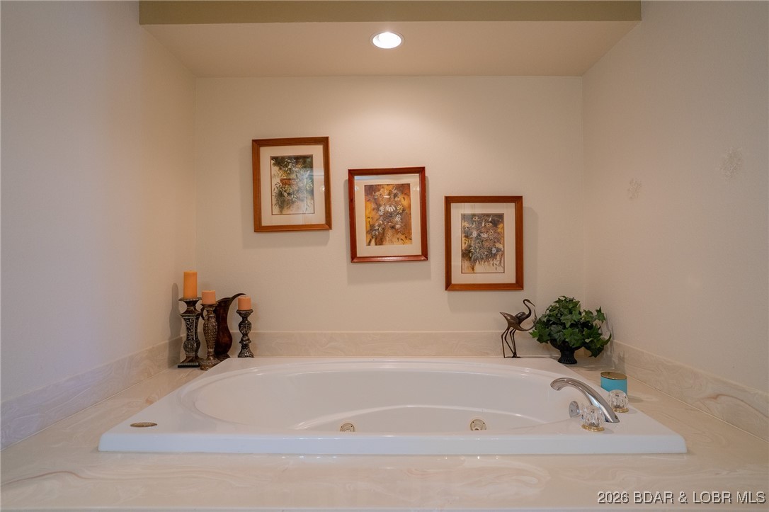 Lighthouse Pointe Condominium - Residential