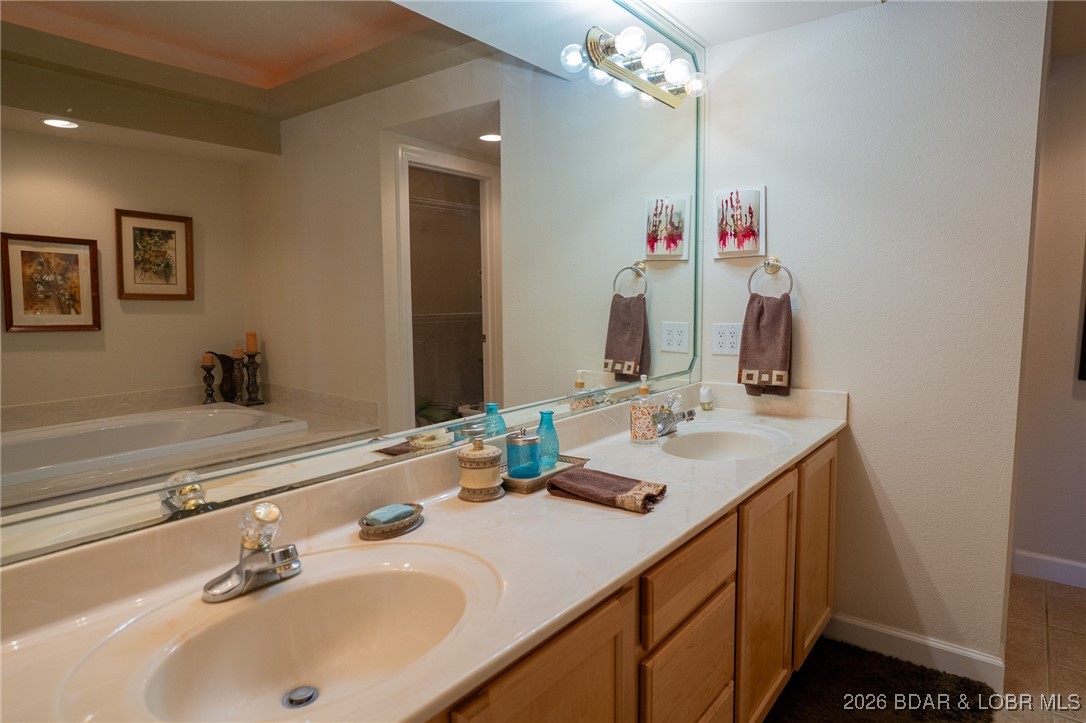 Lighthouse Pointe Condominium - Residential