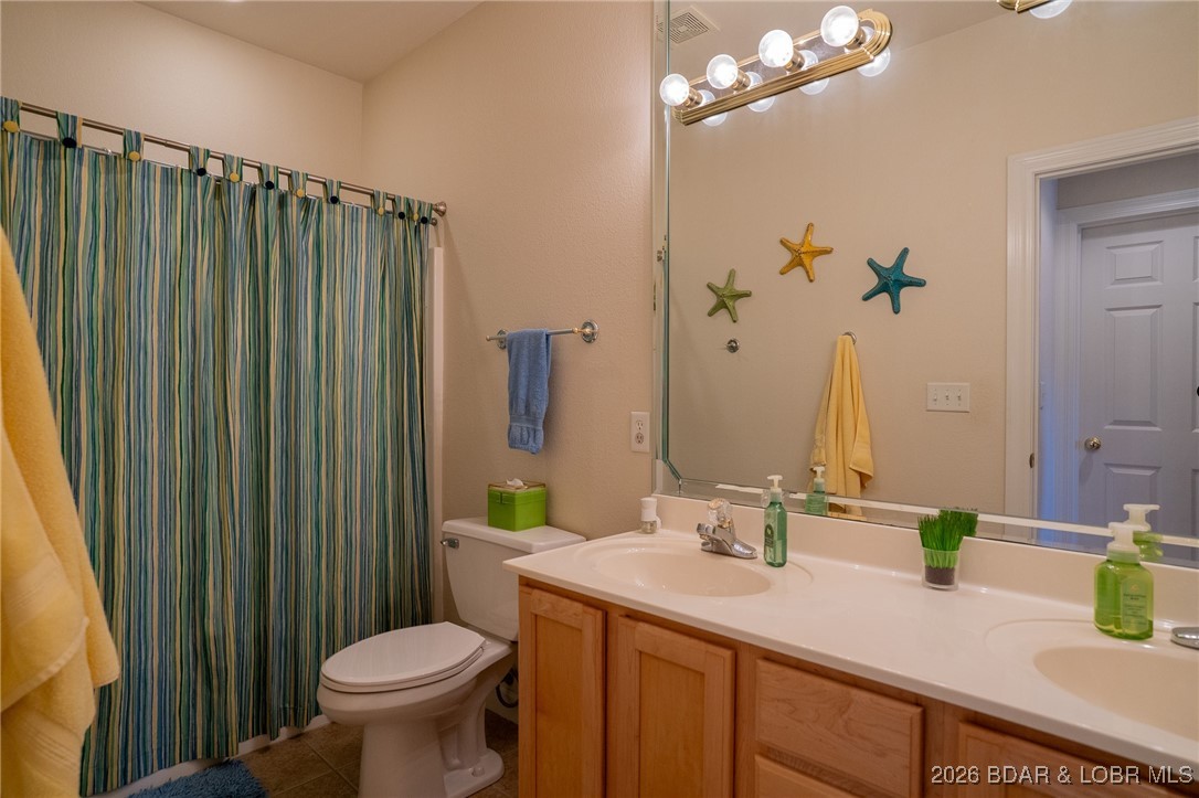 Lighthouse Pointe Condominium - Residential