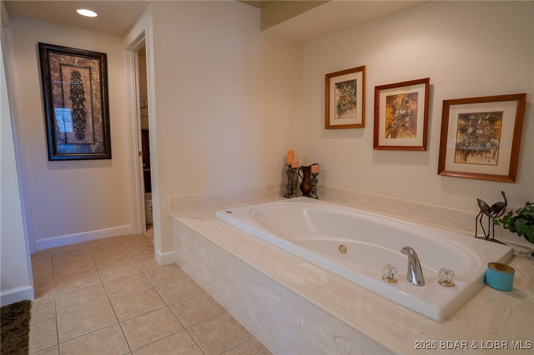 Lighthouse Pointe Condominium - Residential