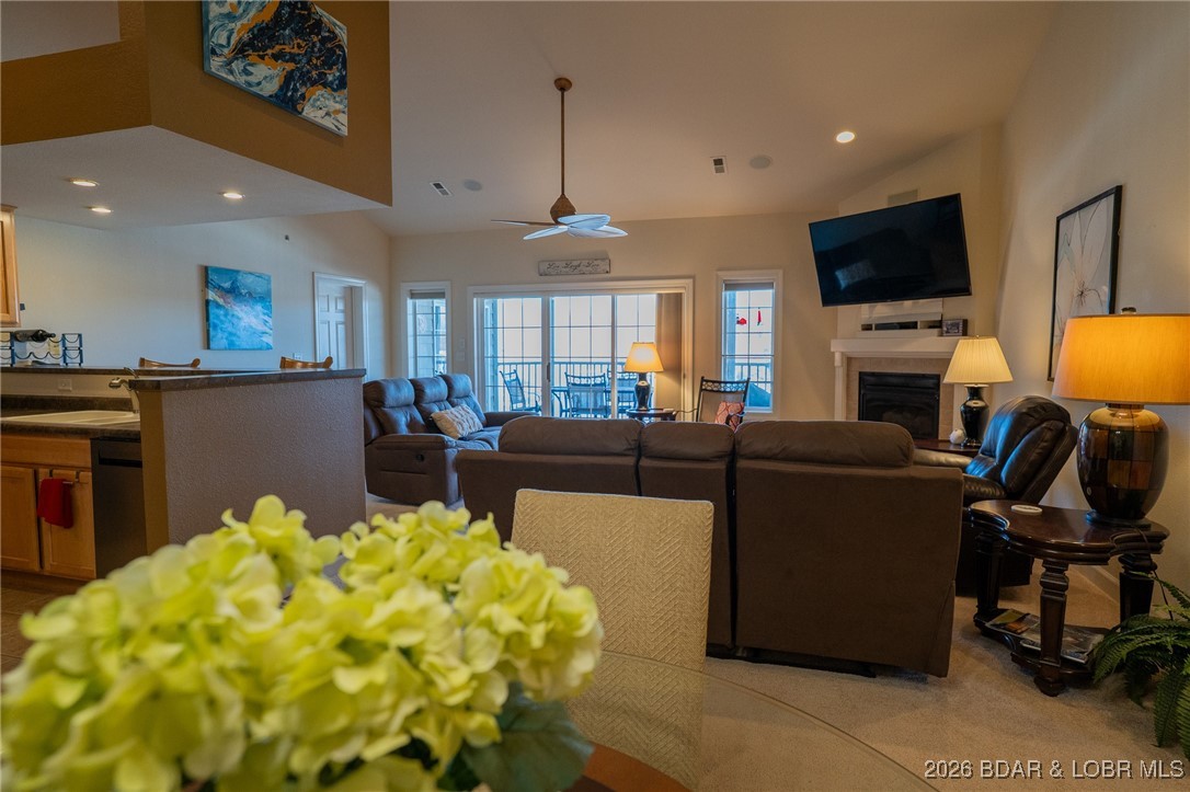 Lighthouse Pointe Condominium - Residential